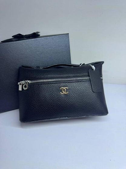 🎉 Discount  💗Chanel / Hermes / lv
1️⃣ First quality +🎁
Size : 21 ~ 18 * 12 cm

Withbox🎁

70 dhs🇦🇪🇦🇪

Zain115
♥️♥️♥️