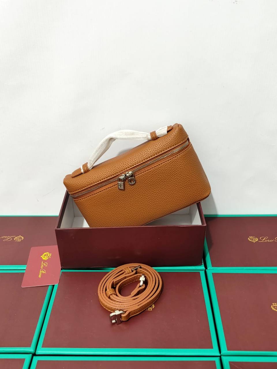 Loro Piana
80 dhs🪙💕
high quality 

with box
🎁🎁🎁

Zain26
♥️♥️♥️