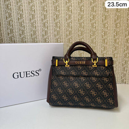 💗 Guess Handbag
1️⃣ First Quality ＋🎁
Size : 23.5 * 17 * 6  cm
90 dhs🌺
with box🎁

Zain115
♥️♥️♥️