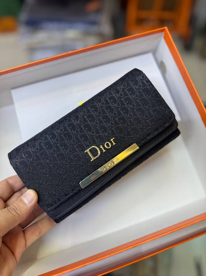 Dior
With box 
🎁🎁🎁

30 dhs✅

Zain93
♥️♥️♥️