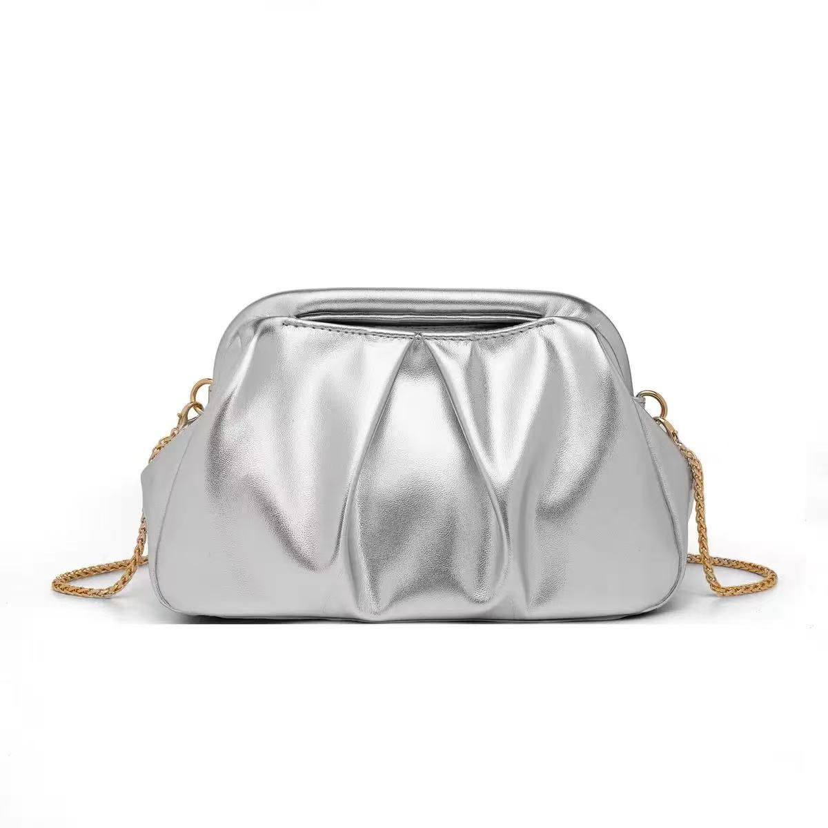 BOTTEGA 

GOOD QUALITY 
WITH BOX 
🎁🎁🎁

90 dhs✅

Zain39
♥️♥️♥️