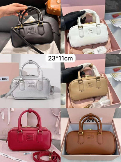 🌷 Miumiu
1⃣️ First quality +🎁
Size : 23 * 8 * 11 cm
85 dhs✅
with box🎁

Zain115
♥️♥️♥️