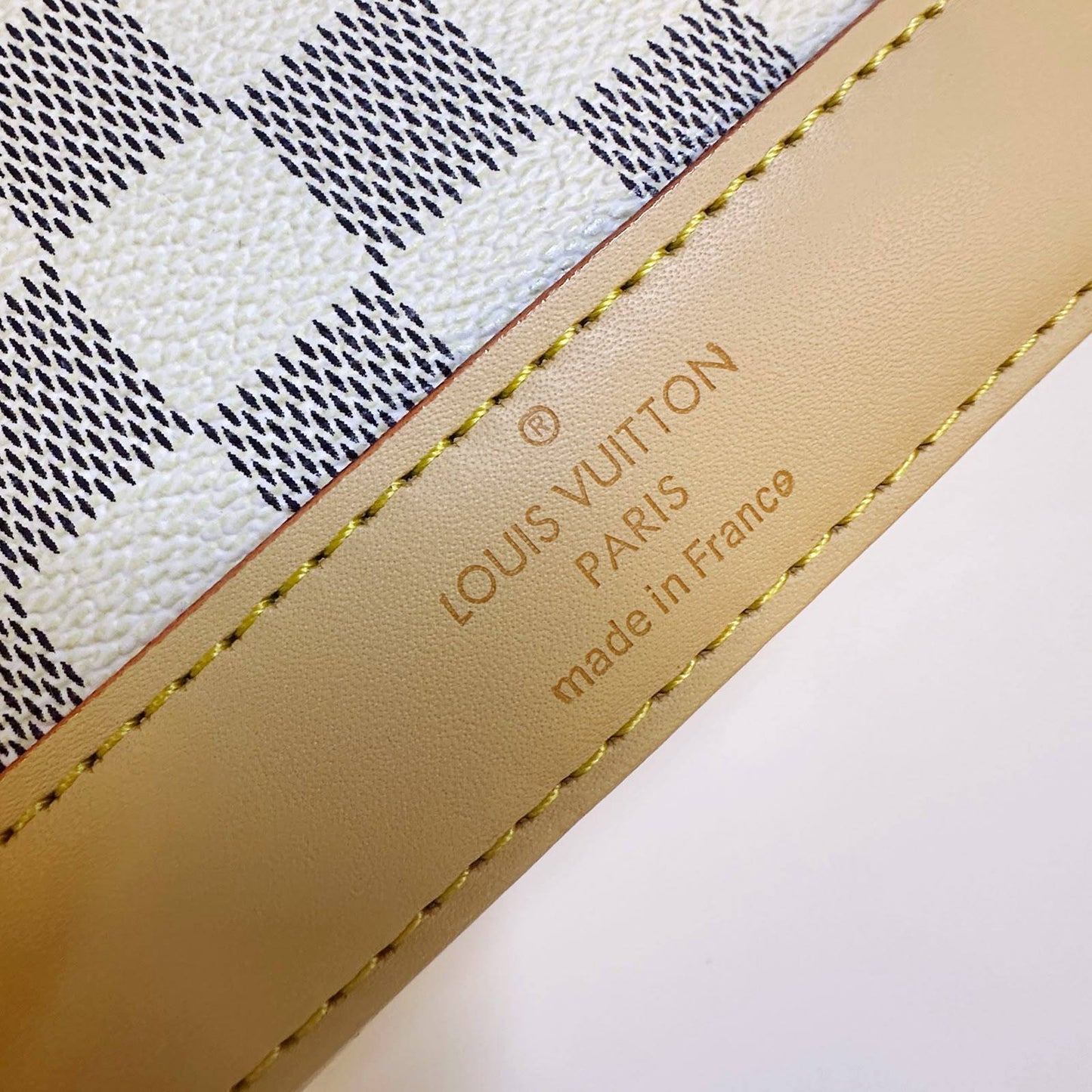 LV
 ALMA NEW DESIGN 
MINI SIZE 
MASTER QUALITY
240 dhs✅

Zain295
♥️♥️♥️