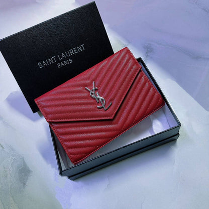 YSL 
GOOD QUALITY 
WITH BOX 
🎁🎁🎁

95 dhs✅

Zain295
♥️♥️♥️