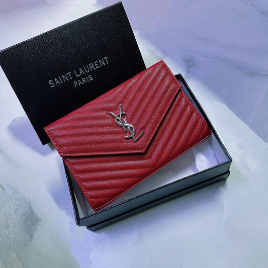 YSL 
GOOD QUALITY 
WITH BOX 
🎁🎁🎁

95 dhs✅

Zain295
♥️♥️♥️
