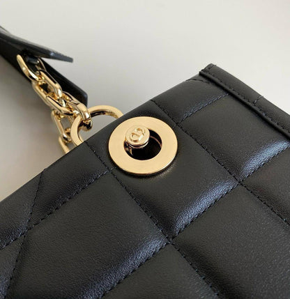 DIOR 
GOOD QUALITY 
110 dhs🇦🇪🇦🇪

Zain295
♥️♥️♥️