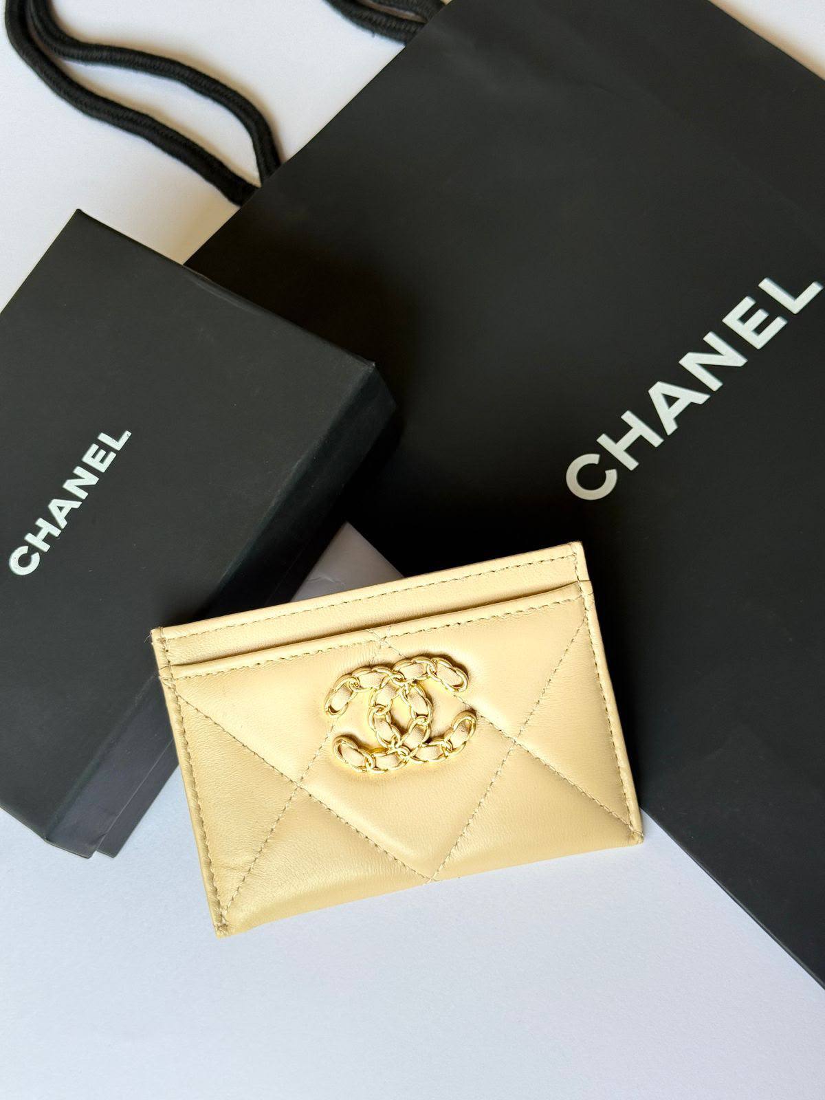 Chanel

Super Master

280 dhs🇦🇪🇦🇪

Zain275
♥️♥️♥️