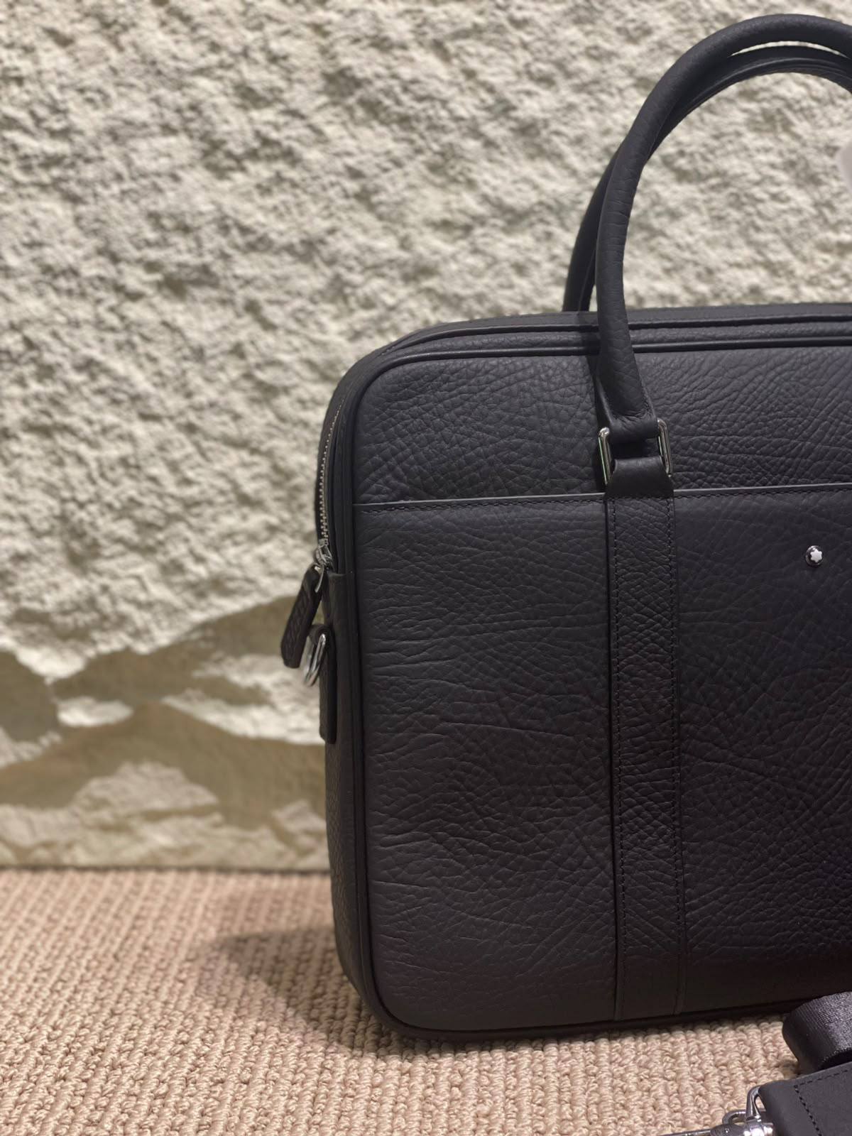 MONTBLANC

Laptop Bag

Master Quality
700 dhs🇦🇪🇦🇪

Zain179
♥️♥️♥️