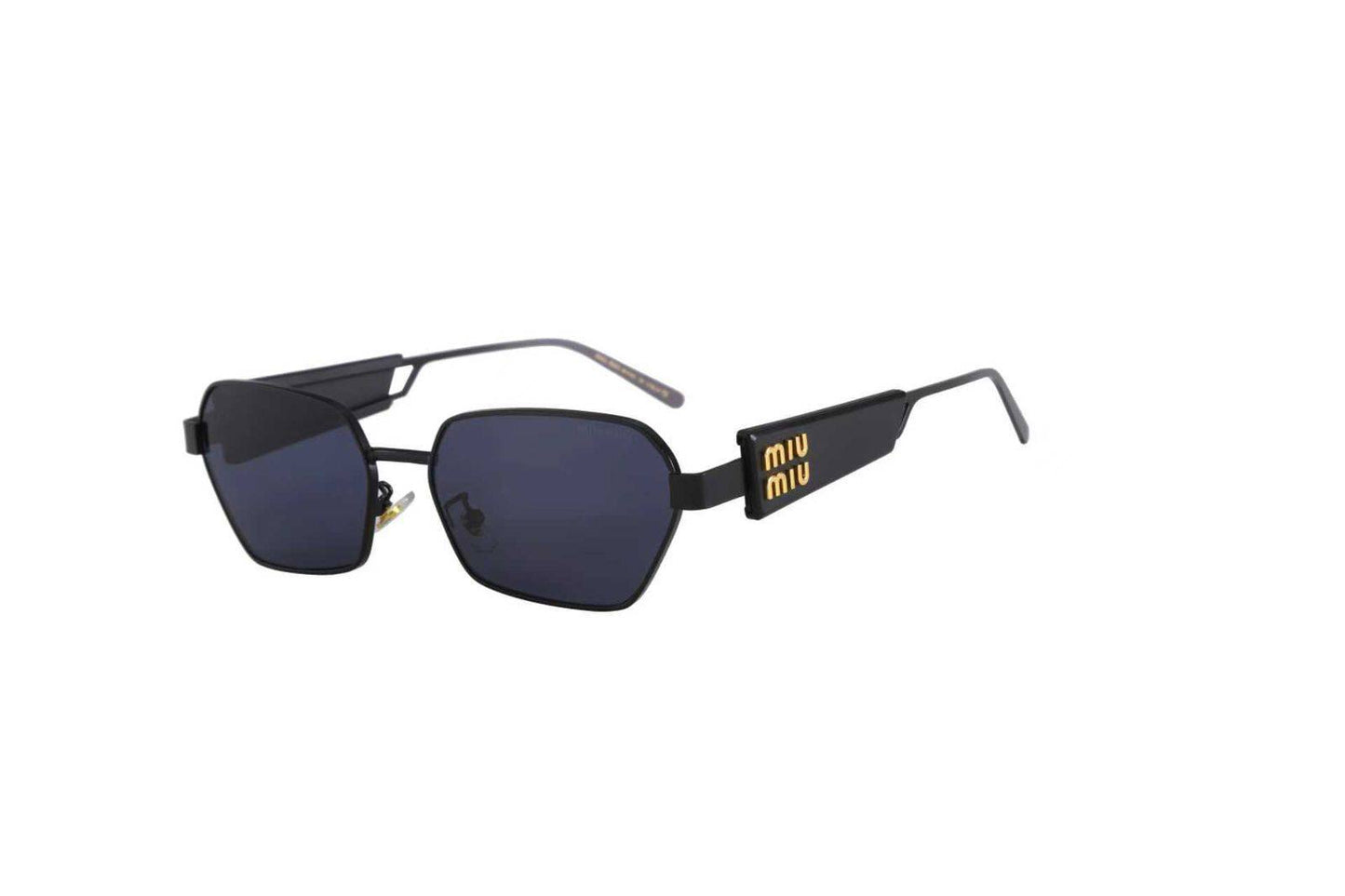 Miu Miu
Sunglasses 🕶️ 
Good quality 💯 
With master Box 🗃️ 
50 dhs💓

Zain273
♥️♥️♥️