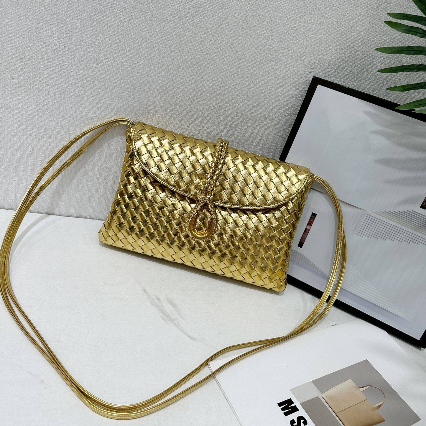 Bottega

with box
🎁🎁🎁

95 dhs🪙🌨️

Zain38
♥️♥️♥️