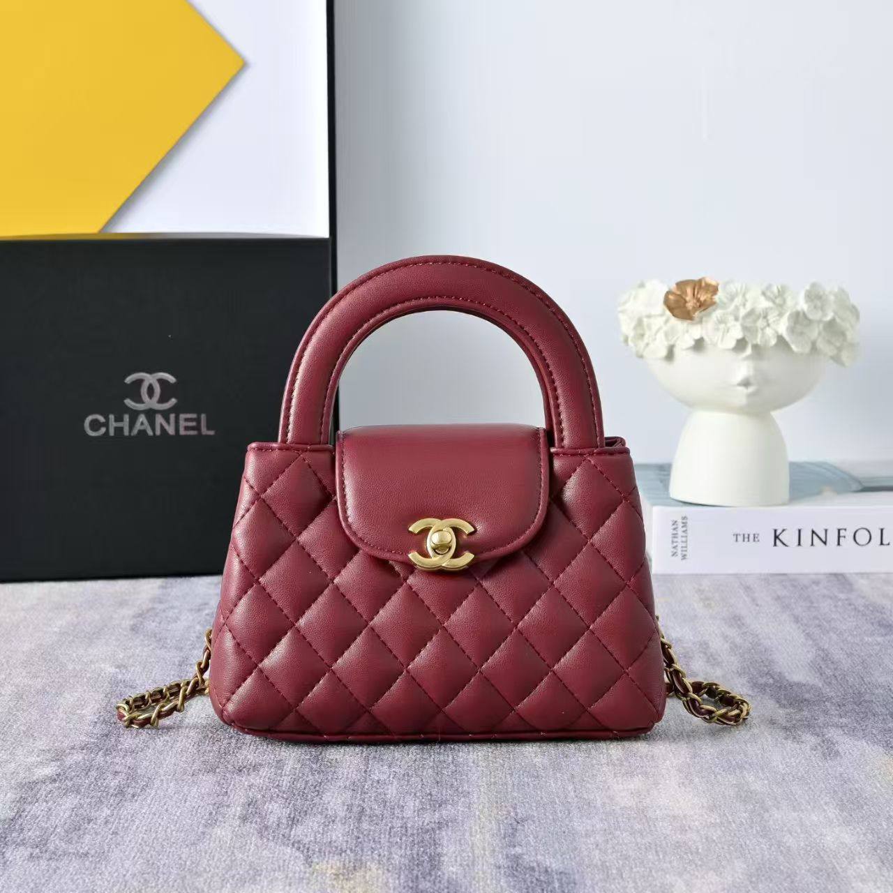 Chanel
withbox 
🎁🎁🎁

90 dhs💓

Zain143
♥️♥️♥️