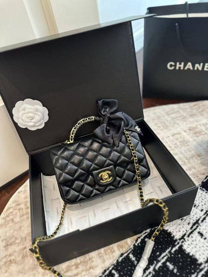 Chanel 
Master
260 dhs❣️

#19cm
#with box🎁🎁🎁

Zain218
♥️♥️♥️