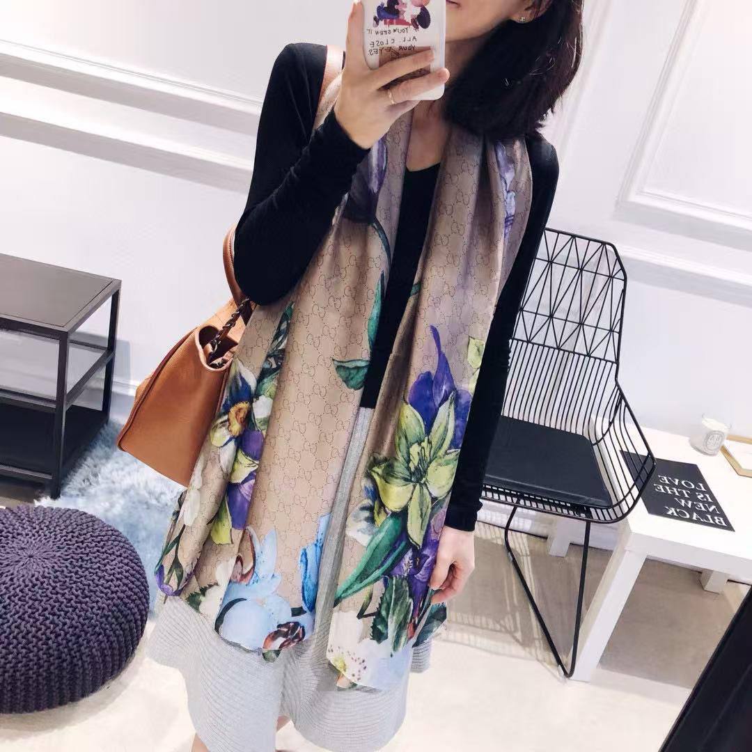 Silk scarf 
40 dhs❣️

Zain93
♥️♥️♥️
