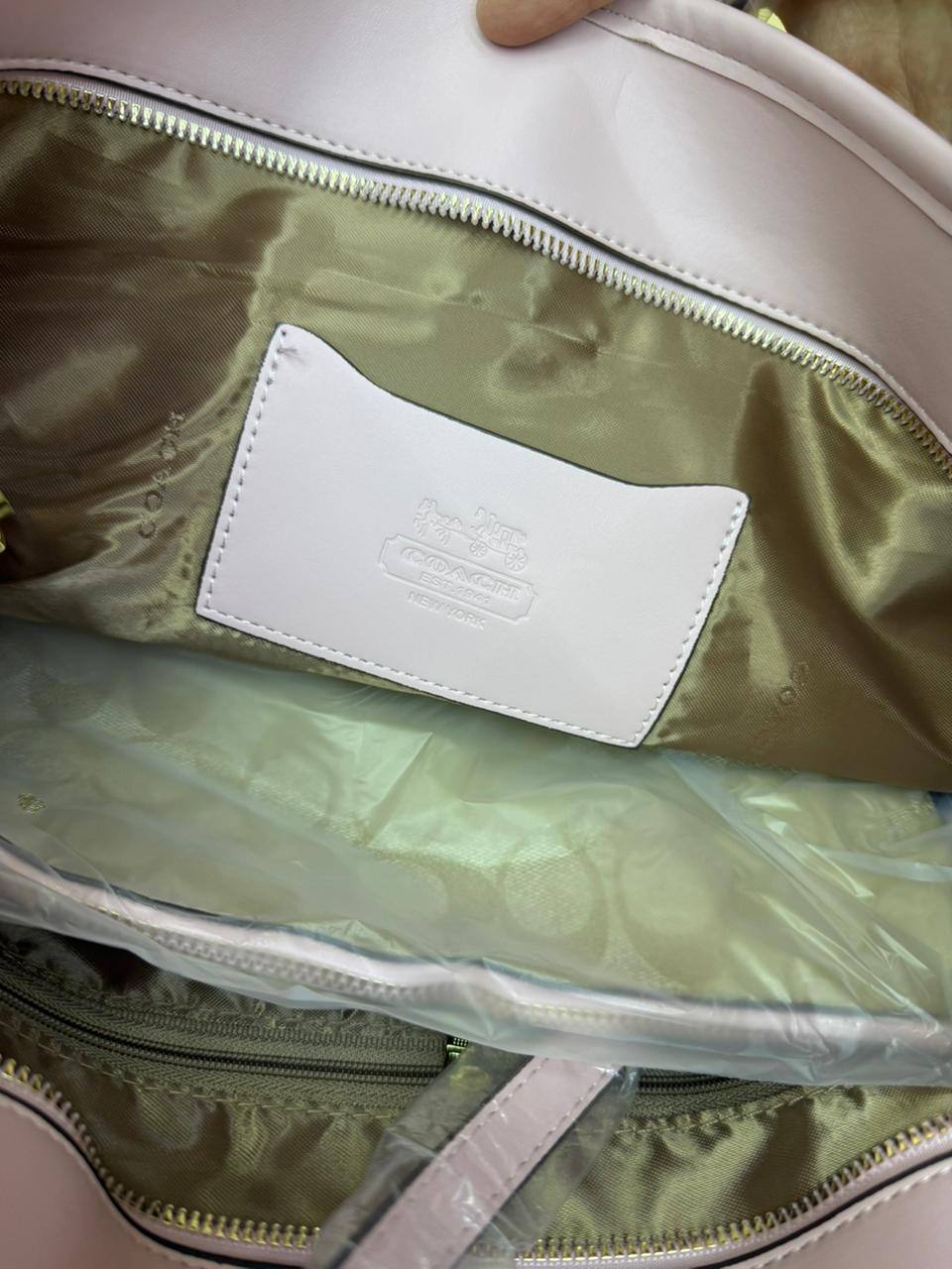 COACH
Size     42cm
95 dhs🪙🌺

Withbox  
🎁🎁🎁

high quality

Zain04
♥️♥️♥️