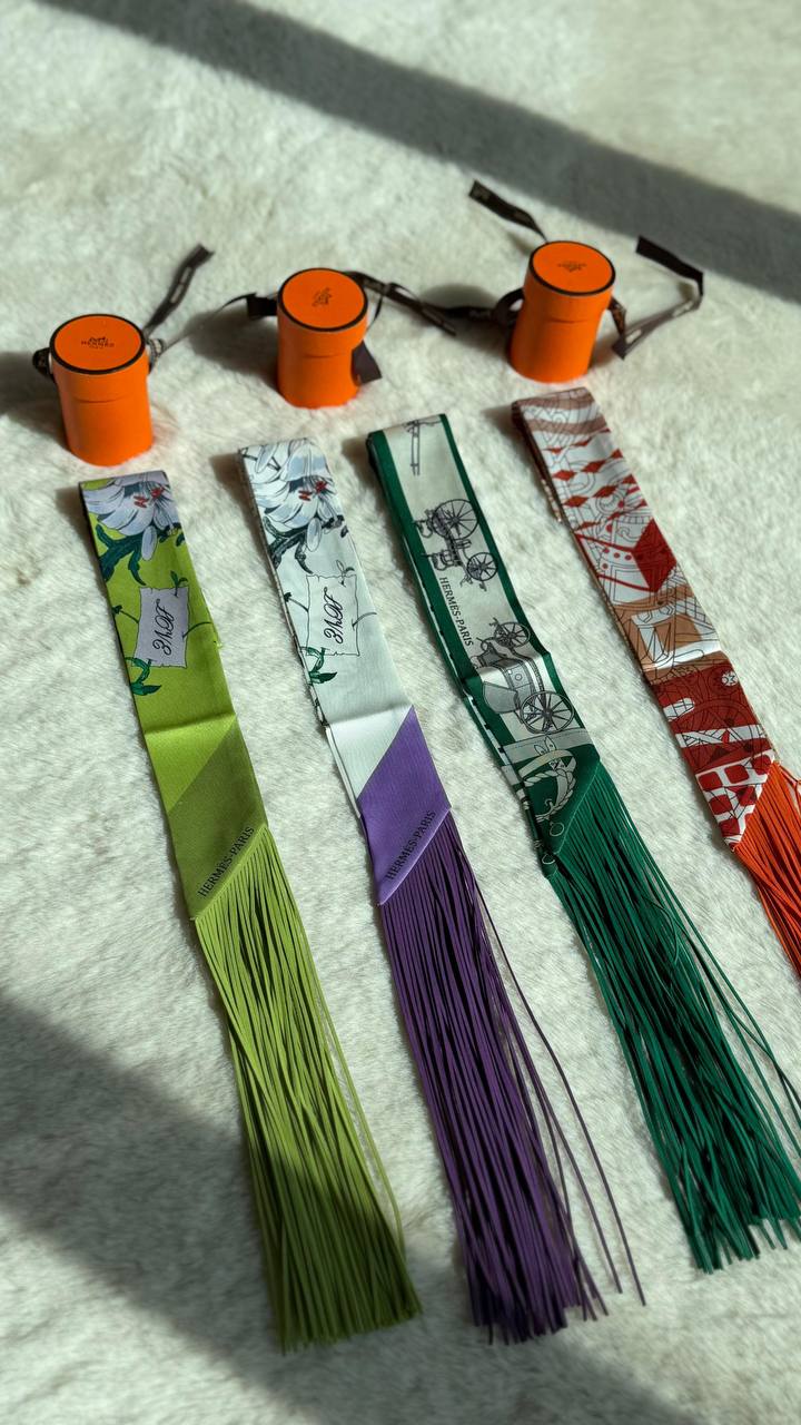 Hermes 🐎🧡

*Twilly Scarf* 
*With orginal packing*  🎁
230 dhs🌺
*VIP QUALITY*

Zain280
♥️♥️♥️
