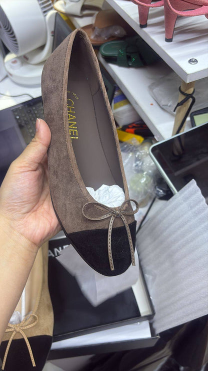 Chanel
Size 36-41
130 dhs❣️

Zain145
♥️♥️♥️