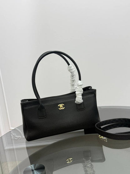 Chanel
Master❣️❣️❣️
 Chanel 🙋🏻‍♀️💕
30cm🫶🏼🫶🏼
350 dhs✅

Zain297
♥️♥️♥️
