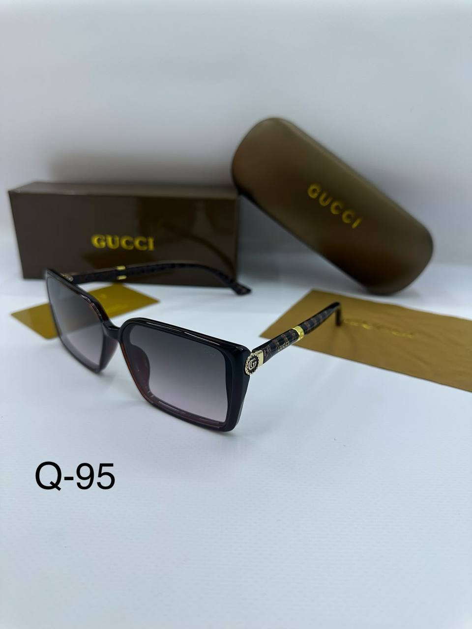 Sunglasses 🕶️*
New stock 💥
good quality 💯
Copy one 1️⃣ 
With master box 🗃️ 
50 dhs💛

Zain216
♥️♥️♥️