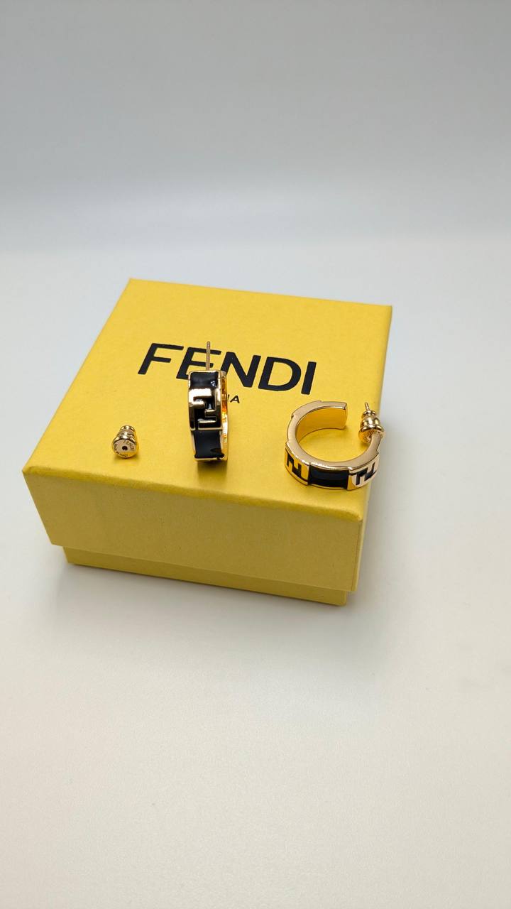 Fendi
75 dhs✅

Zain210
♥️♥️♥️