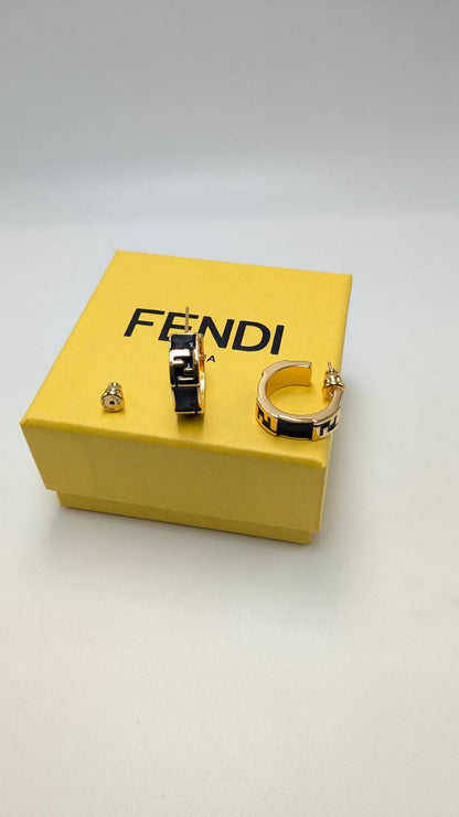 Fendi
75 dhs✅

Zain210
♥️♥️♥️