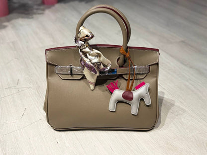 HEMERS BK
30cm
With  scarf & horse doll
120 dhs💓

Zain44
♥️♥️♥️