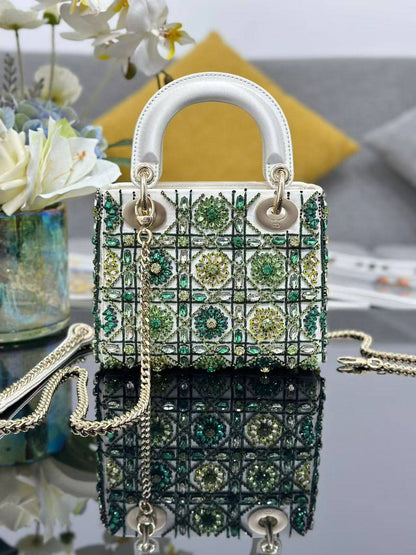 Lady Dior
*Size 17 cm*
For Price 👇 WhatsApp✅
0568585901 
0507557372
0552275751 Owner Zain 👌

Zain274
♥️♥️♥️
