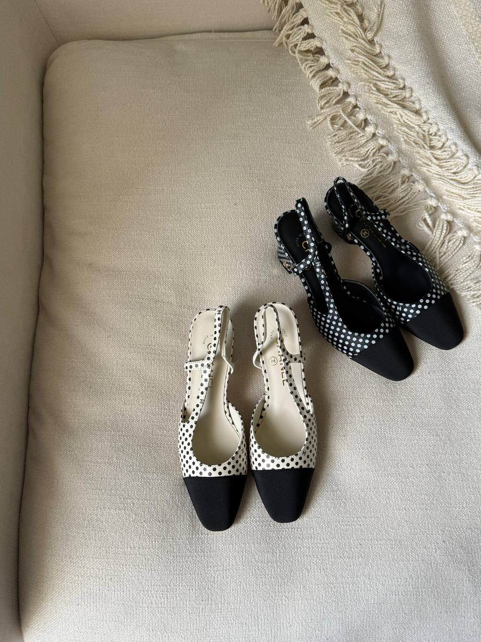 Chanel
AAA Quality
Size 36 to 41
450 dhs✅

Zain288
♥️♥️♥️