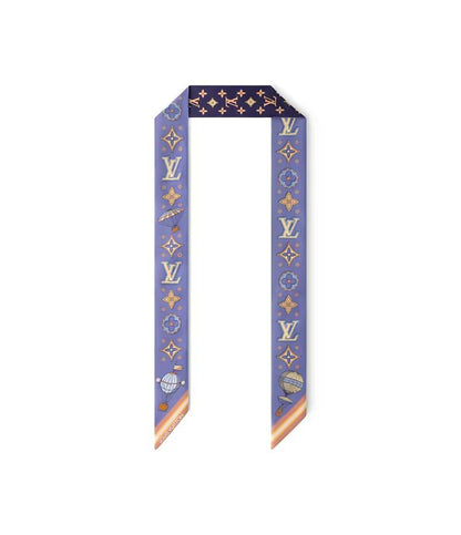 Scarf silk  
45 dhs🇦🇪🇦🇪 with box

Zain312
♥️♥️♥️