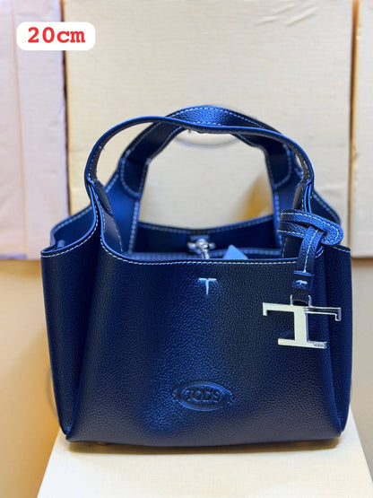TODS
20cm✨👆🏾
with box 
95 dhs💓

Zain168
♥️♥️♥️