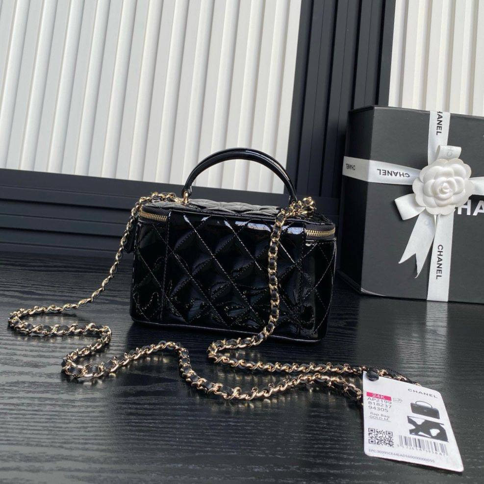 CHANEL 
 GOOD QUALITY 

WITH BOX 
🎁🎁🎁

100 dhs✅

Zain39
♥️♥️♥️