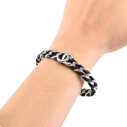 Chanel Bangle* 🪅
Master quality 

55 dhs❣️
normal box 📦

Zain48
♥️♥️♥️