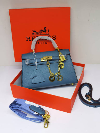 Hermes
High quality
With box 
100 dhs💓

Zain50
♥️♥️♥️