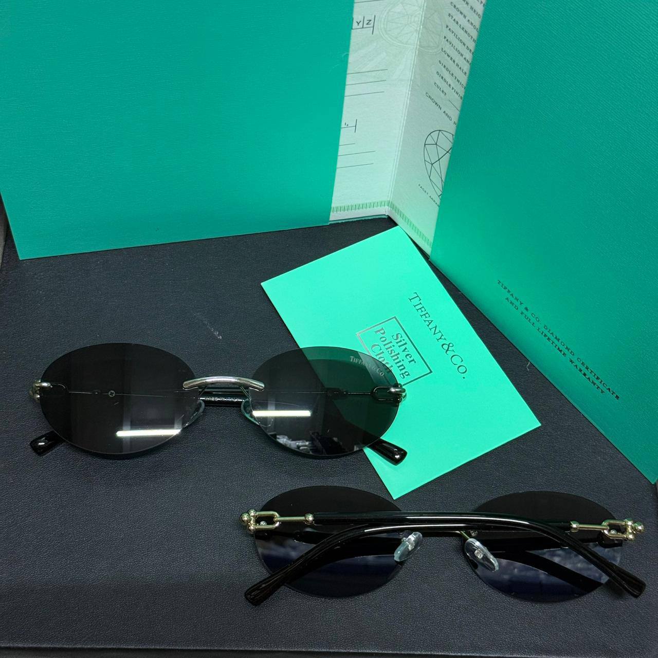 Tiffany ❤️‍🔥*
Sunglasses 🕶️ 
Copy one❣️
good quality 💯
With master box 🗃️ 
50 dhs🪙🌨️

Zain216
♥️♥️♥️
