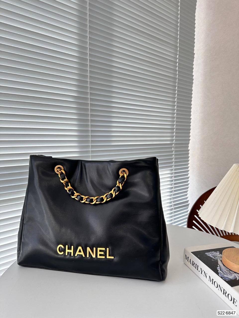 Chanel
100 dhs✅

Zain72
♥️♥️♥️