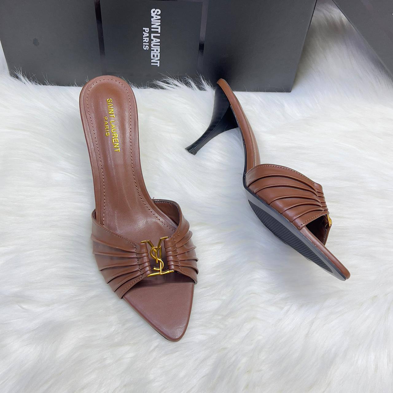 OFFER 
Discount
140 dhs🪙🖤
SIZE 36-41 available
Limit Stock

Zain88
♥️♥️♥️