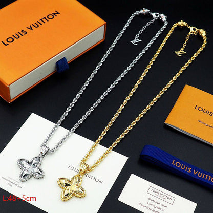 LV ❤️‍🔥*
Necklace🦋
Master quality 💯
With normal boxes 📦 
60 dhs💓
With master box 🗃️ 
80 dhs💓

Zain216
♥️♥️♥️