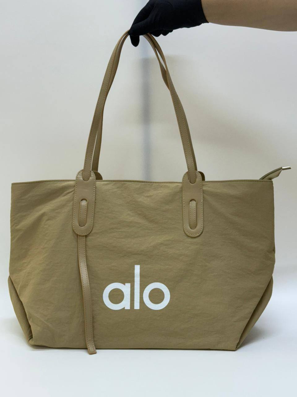 ALO BAG
GOOD QUALITY 
60 dhs💓
SIZE: 52,30,16 CM

Zain40
♥️♥️♥️