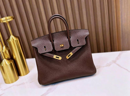 HERMES BIRKIN NEW CAME GOOD QUALITY 
110 dhs🇦🇪🇦🇪
Size:25cm

Zain295
♥️♥️♥️