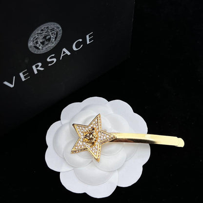 HAIR CLIP
MASTER✨
55 DHS✅
 WITH BOX AND PAPER BAG🎁🛍️

Zain89
♥️♥️♥️