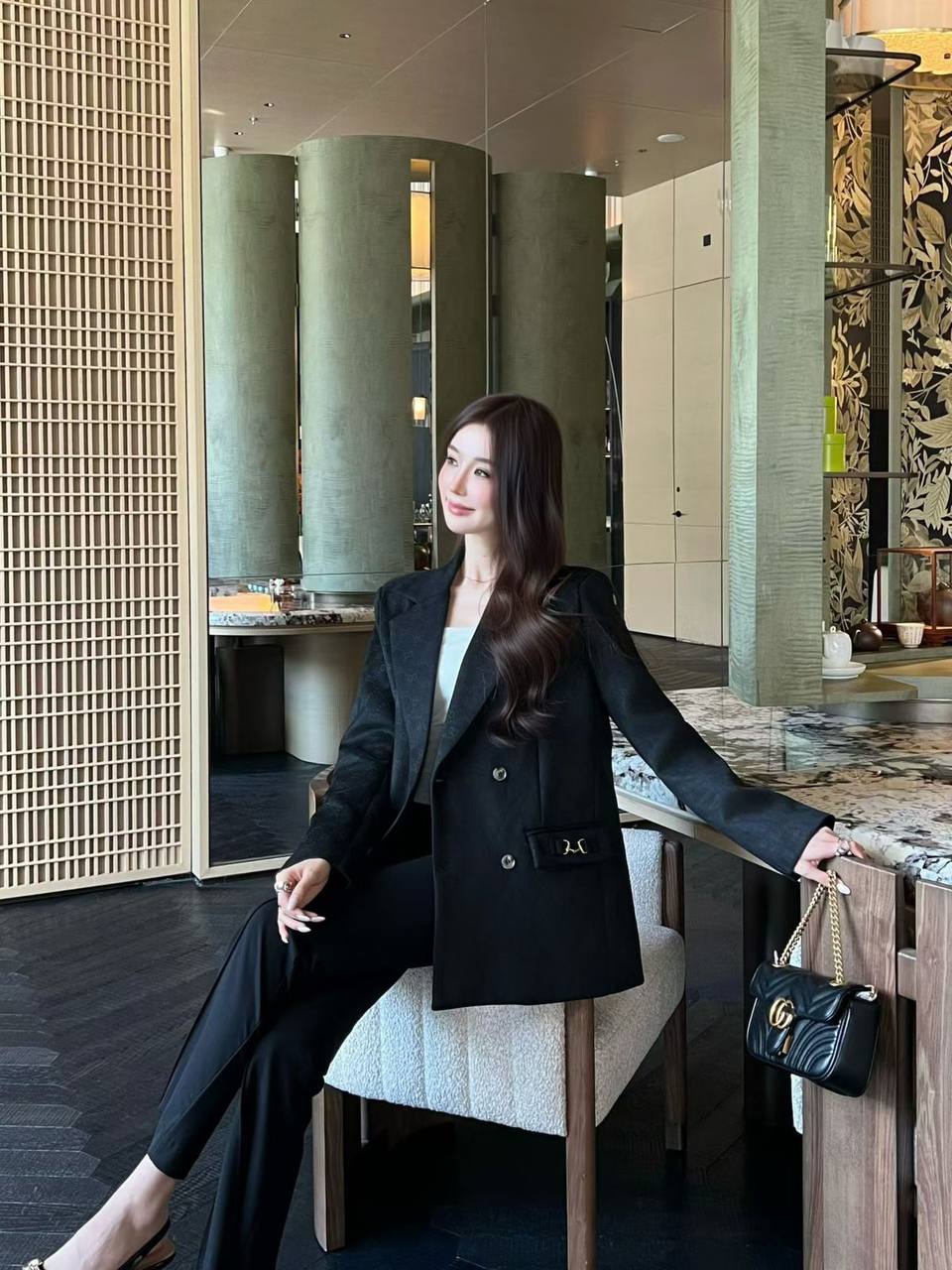 *New collections Gucci jacket 💕💕
280 dhs✅
*good  quality  
*Sizes:S M L xl* 
*AVAILABL

Zain231
♥️♥️♥️