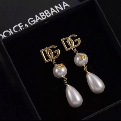 D&G Earrings 💕
Master quality 

55 dhs🇦🇪. normal box 📦

Zain48
♥️♥️♥️