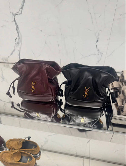 YSL
110 dhs🗽
SIZE：26×18×12.5cm
Good quality 

with box
🎁🎁🎁

Zain35
♥️♥️♥️
