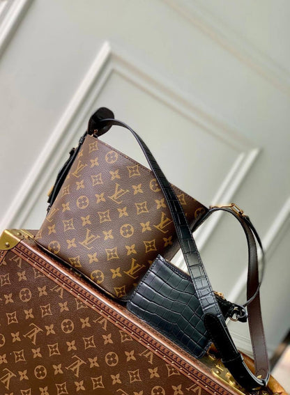 Louis vuitton💕💕✨
Super master quality 🔥🔥
Available ✨💕💕
With full packing 📦🎀
For Price 👇 WTSP Text Zain 0568585901
0507557372
0544061607

Zain252
♥️♥️♥️