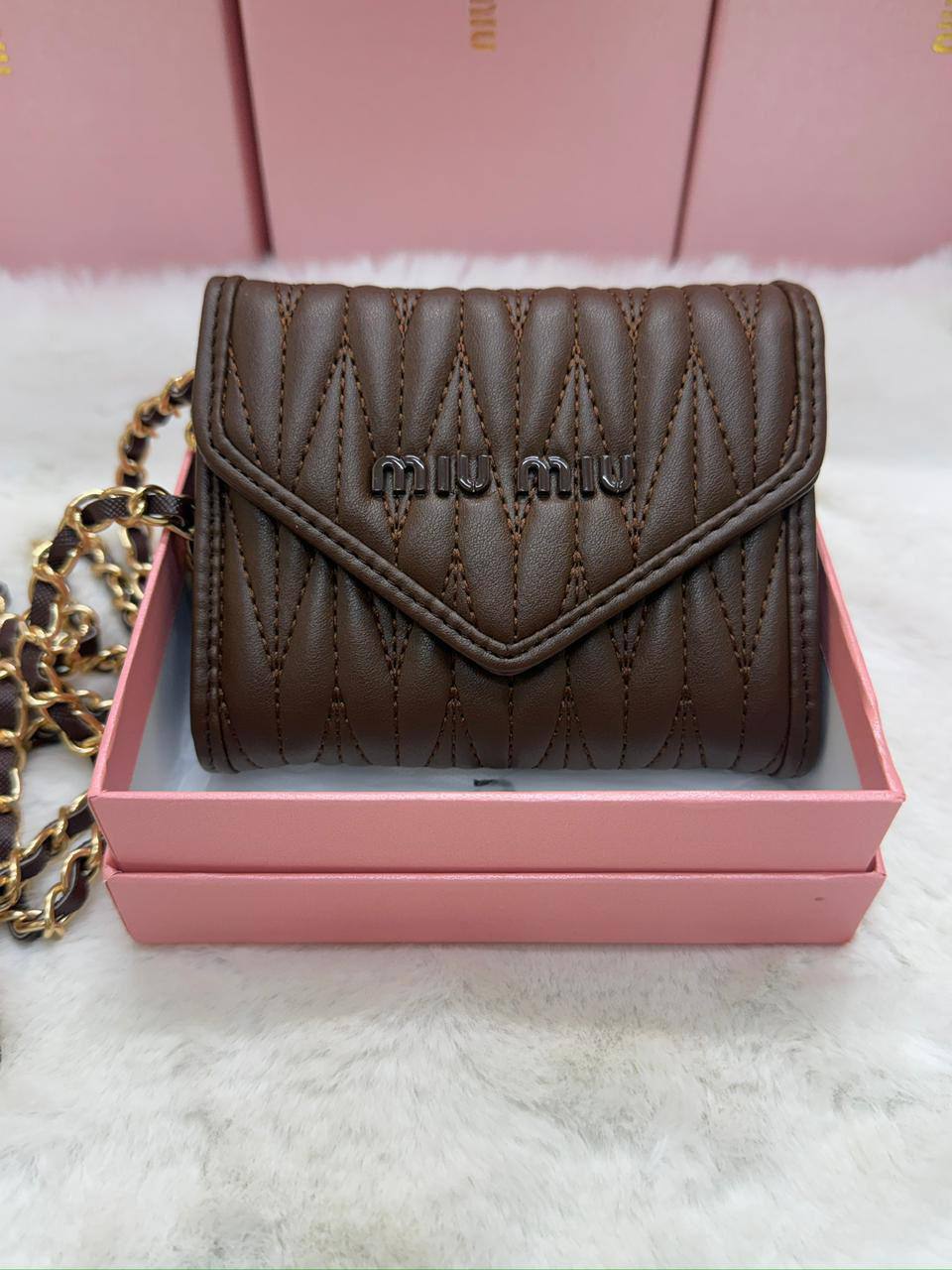 NEW CAME 
MIU MIU BAG
GOOD QUALITY 

40 dhs❣️

WITHBOX
🎁🎁🎁

Zain40
♥️♥️♥️