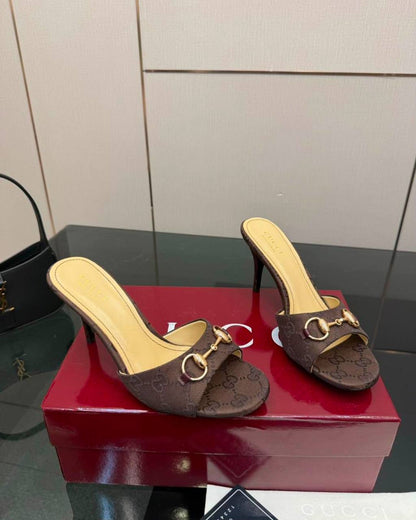 Gucci
Size 36-41 
Master quality 
260 dhs🇦🇪🇦🇪

Zain207
♥️♥️♥️