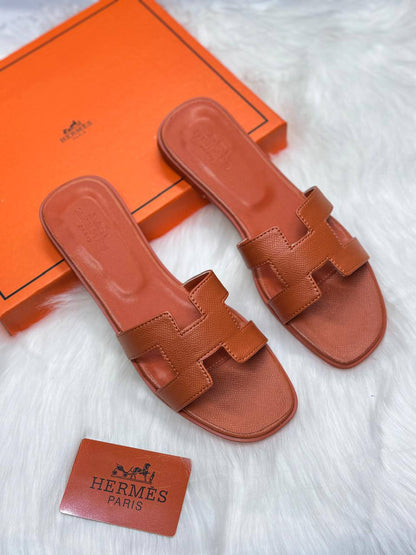Hermes 
Oran
Size 36 to 41
85 dhs🪙🌨️

Zain21
♥️♥️♥️