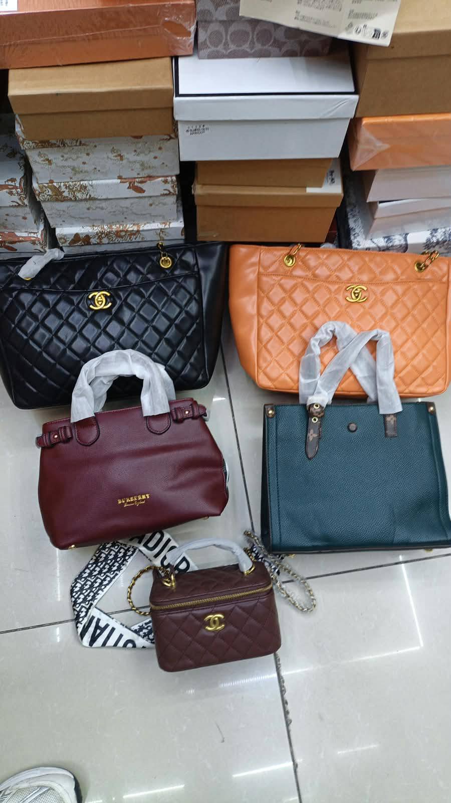 AVAILABLE 
LV
Prada
Ysl 
Coach
Gucci

70 dhs🇦🇪🇦🇪

Zain169
♥️♥️♥️