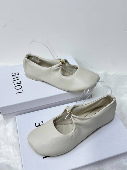 LOEWE 
New arrived 
Leather Materials 
Size 36 to 41
110 dhs🪙🌨️

Zain21
♥️♥️♥️