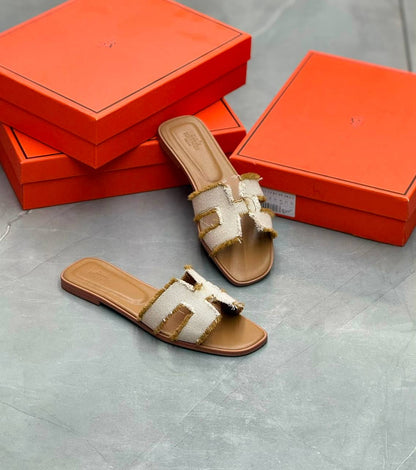 Hermes

Size  36 to 41 

85 dhs💓

Zain80
♥️♥️♥️