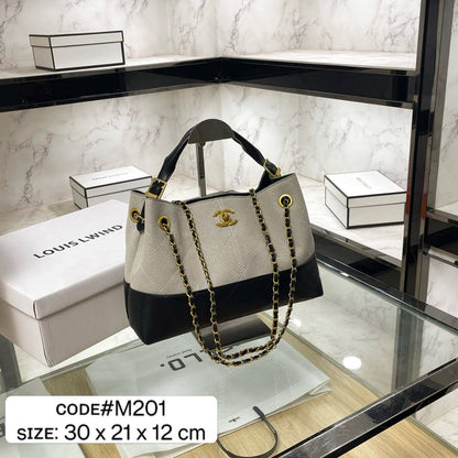 CHANEL 25ᴀ  ʜᴏʙᴏ
sᴜᴀᴅᴇ ᴄᴀʟғsᴋɪɴ & 
ʟᴇᴀᴛʜᴇʀ ᴍᴀᴛᴇʀɪᴀʟ
ɢᴏʟᴅ ʜᴀʀᴅᴡᴀʀᴇ
sɪᴢᴇ: 30 cm

75 dhs❤️

Zain31
♥️♥️♥️
